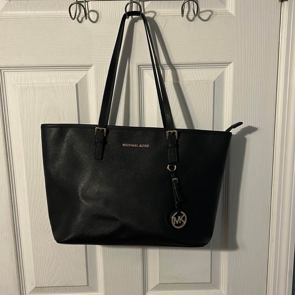 Michael Kors shoulder tote/ large Jet Set